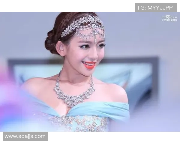 足球明星与超模的精彩对决视频展现魅力与运动激情的完美结合