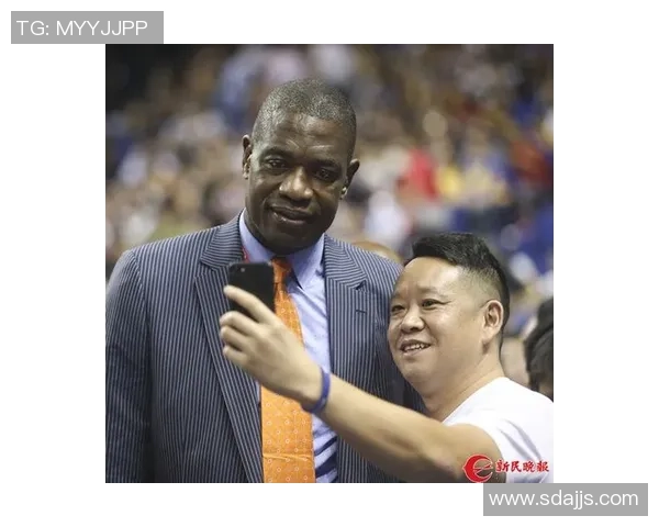 足球明星与老男人的温馨合影背后那些不为人知的故事与回忆